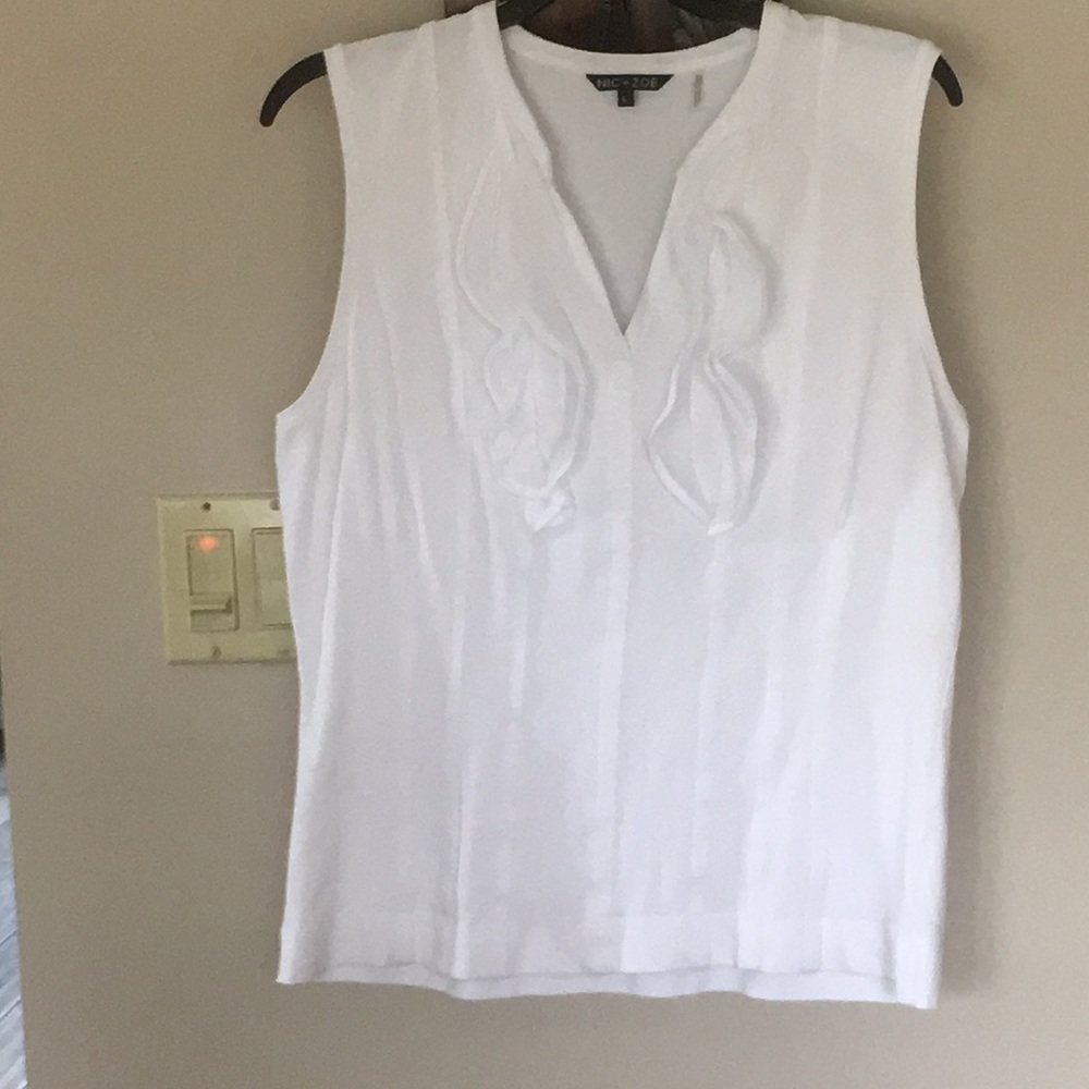 EUC sleeveless top